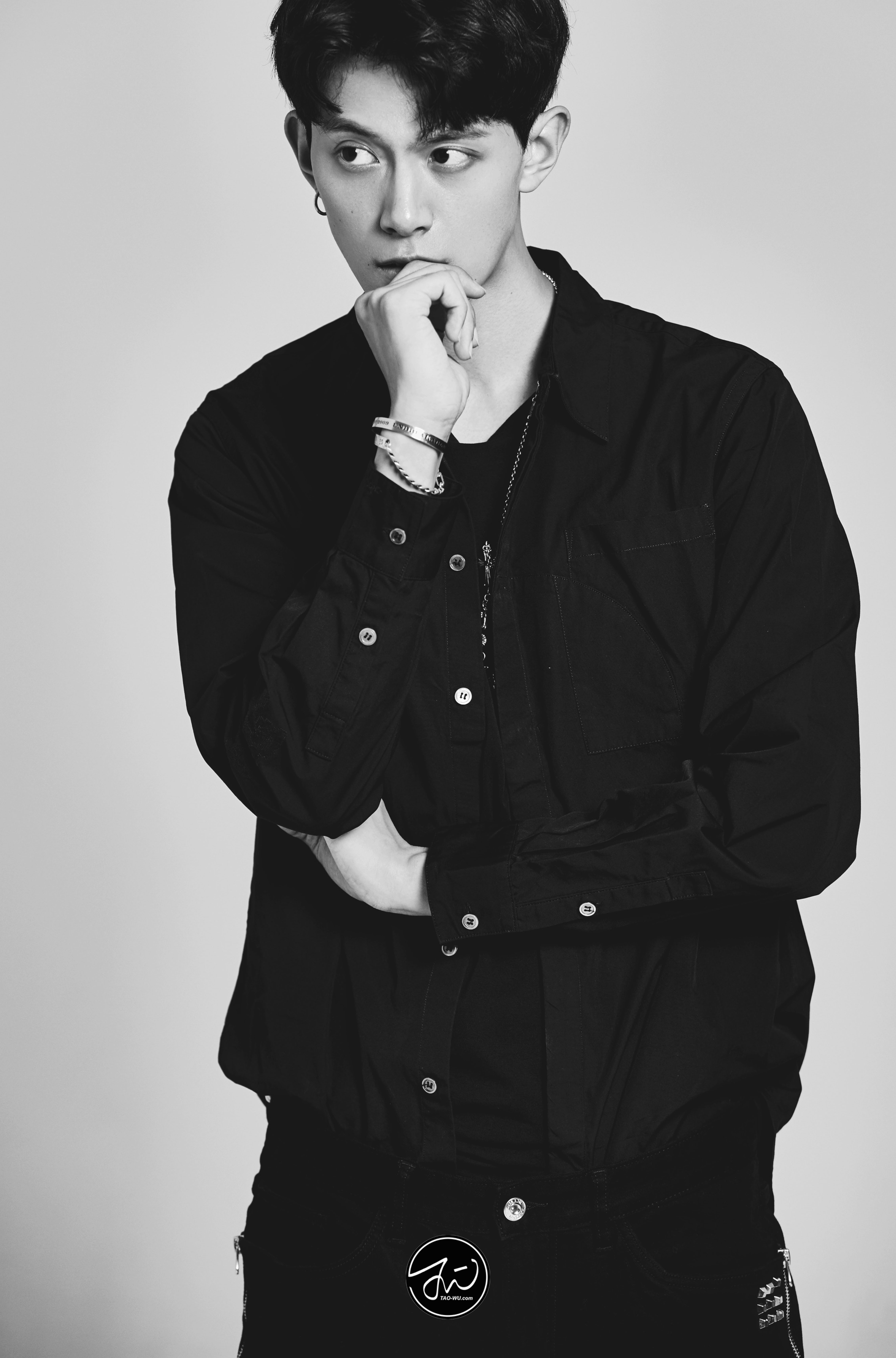 邓尚,黑白世界的双向思考